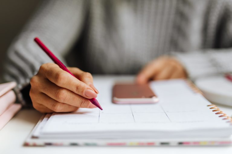 11 Year-End Giving Campaign Ideas (and 6 Tips for Making Them Work)